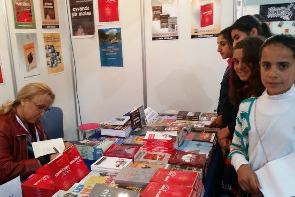 Kitap okumak, okutmak ve anneler