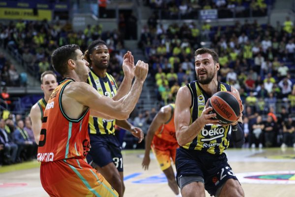 Fenerbahçe kayıpsız gidiyor