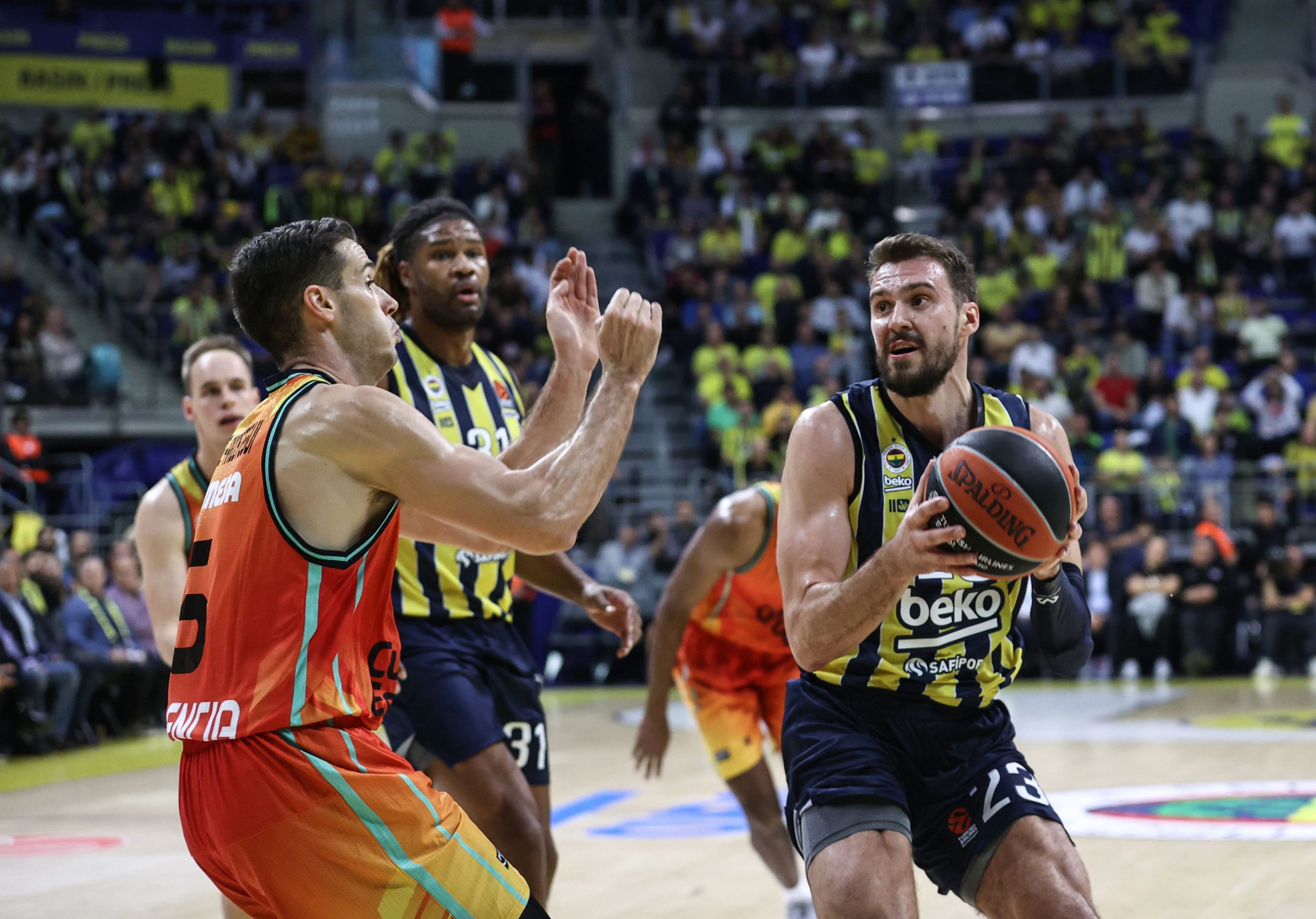 Fenerbahçe kayıpsız gidiyor