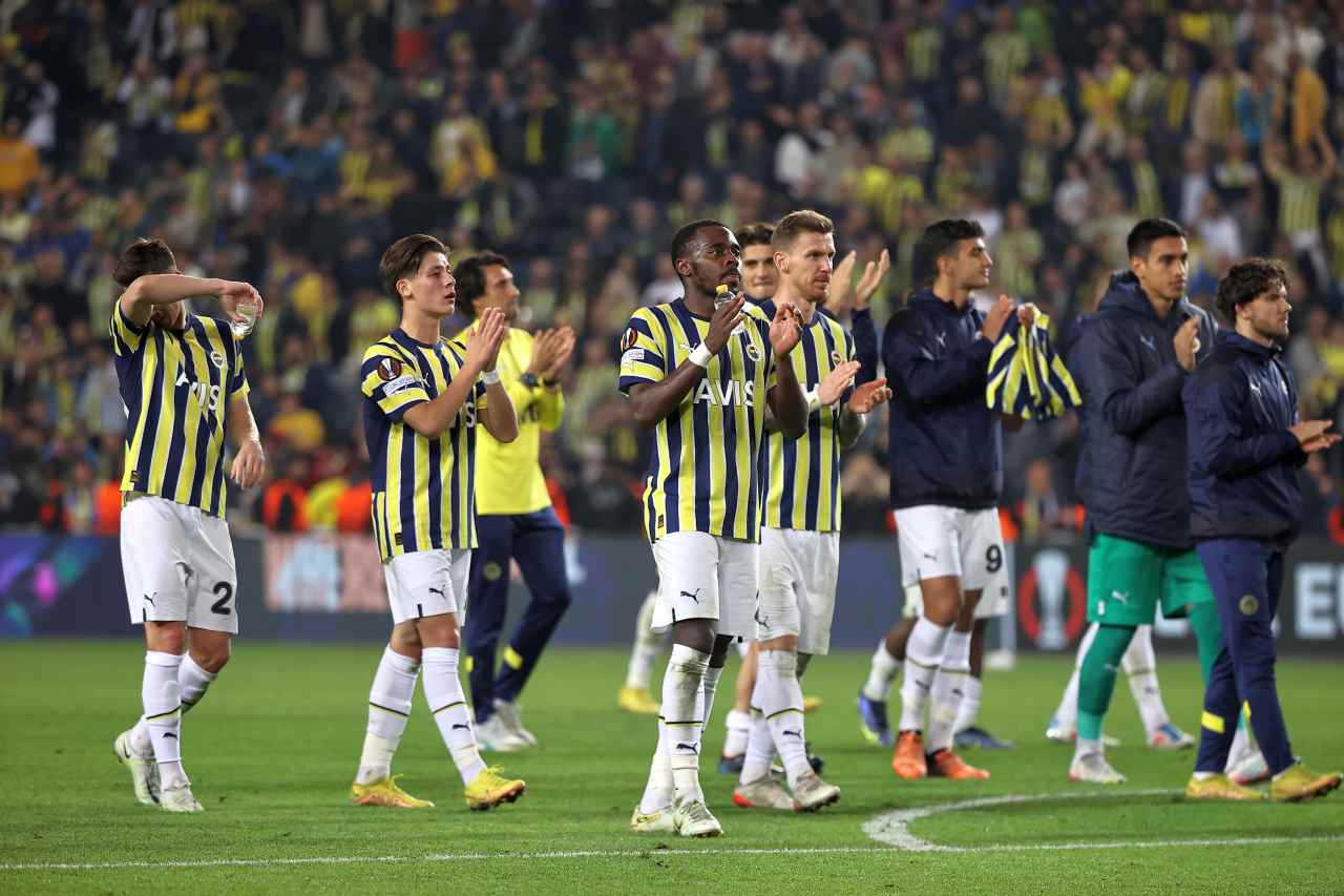 Fenerbahçe, liderlik mücadelesini son maça bıraktı