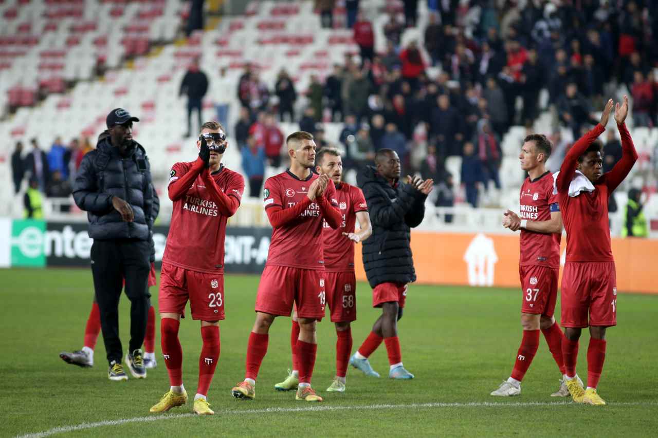 Sivasspor bir üst turda