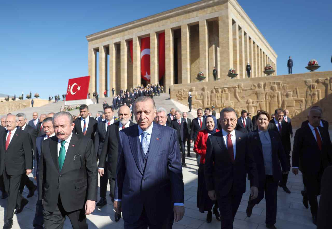 Cumhurbaşkanı Erdoğan başkanlığındaki devlet erkanı, Cumhuriyet Bayramı dolayısıyla Anıtkabir’i ziyaret etti:
