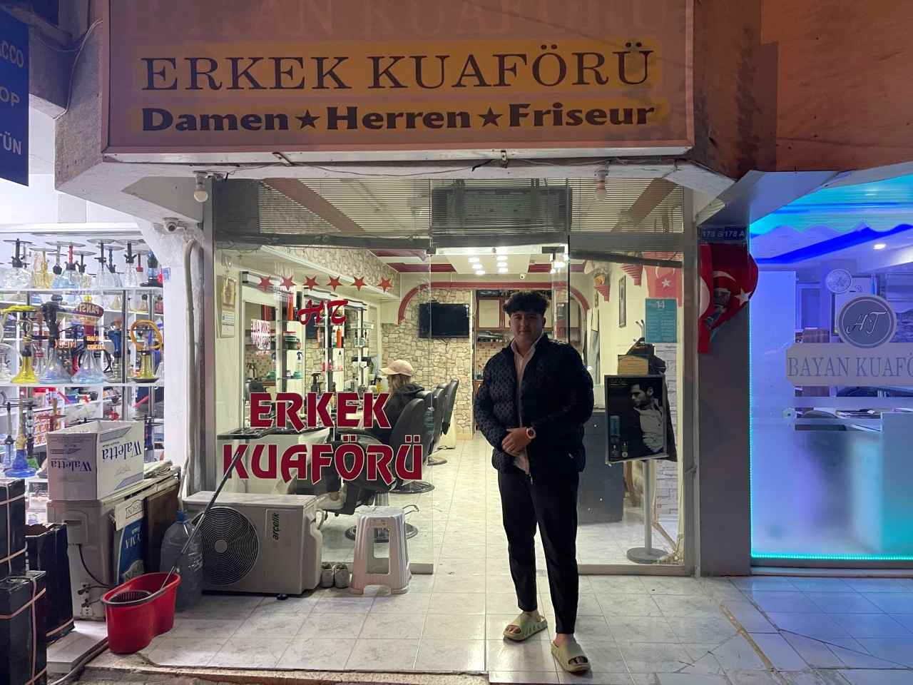Usta makas ‘’HT Bay ve Bayan Kuaförü’’