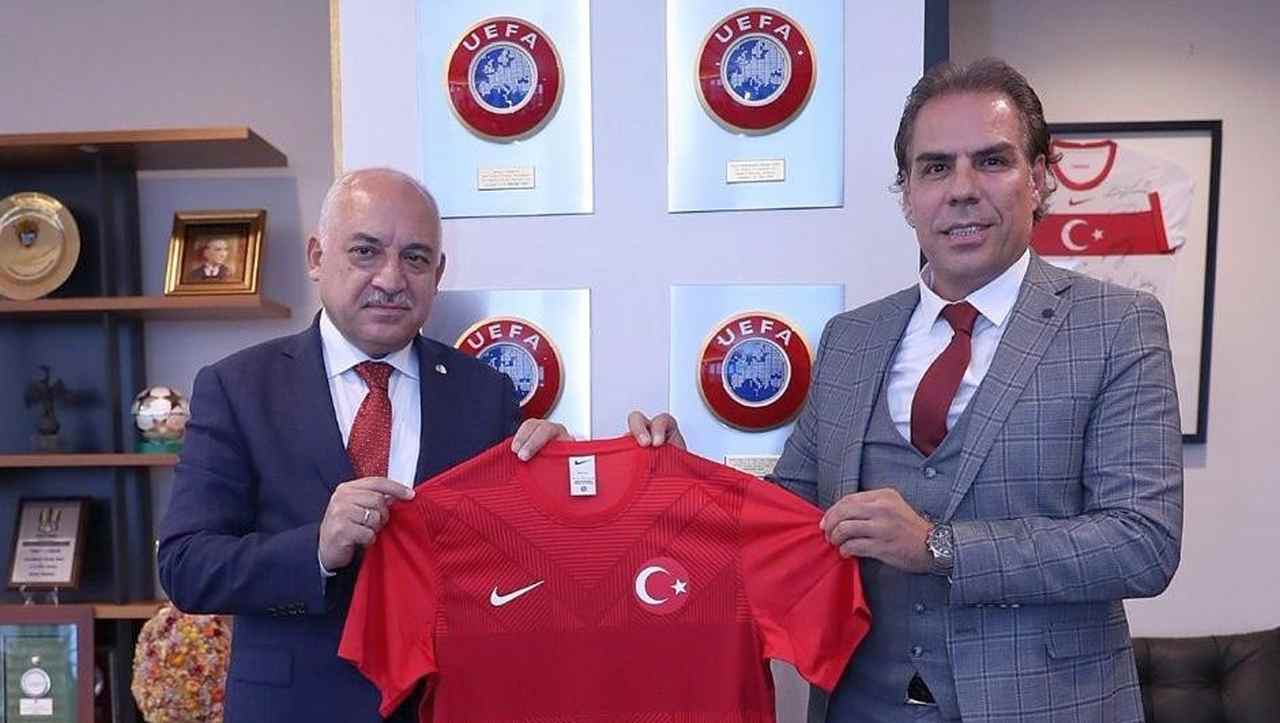 ATFF Kurucu Genel Başkanı Bakırdöven’e forma jesti