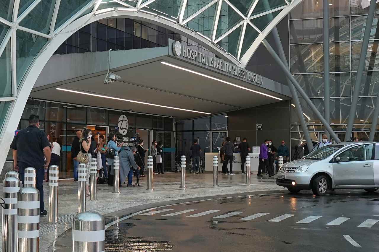 Pele’nin tedavisine hastanede devam ediliyor!