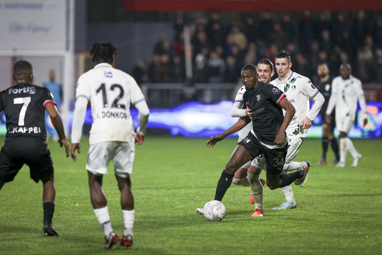 <strong>Pendikspor: 3 – Sakaryaspor: 1</strong>