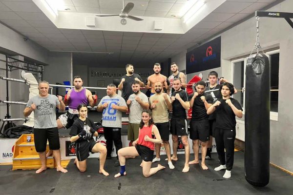Kick Boks Sporuna İlgi Duyan Hamburg’lu Gençler!
