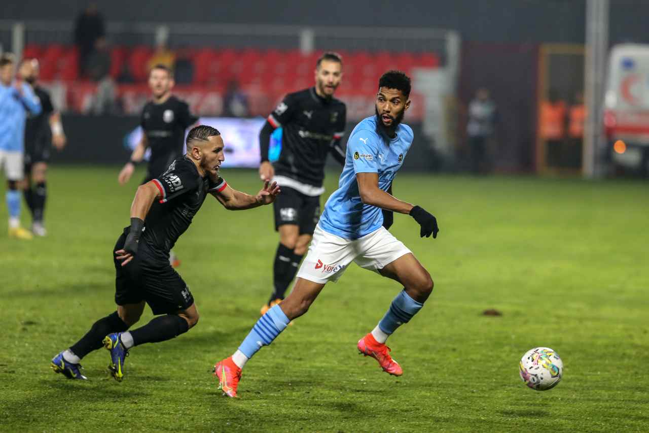 <strong>Pendikspor: 0 – Manisa FK: 0</strong>