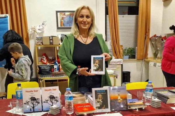 Yazar Esma Arslan Bergedorf Alevi Kültür Merkezi’nde son eseri “NAZAR”ı tanıttı