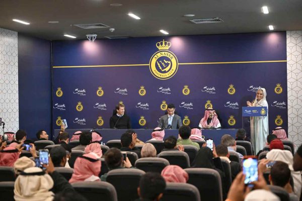 <strong>Al Nassr, Cristiano Ronaldo için imza töreni düzenledi</strong>