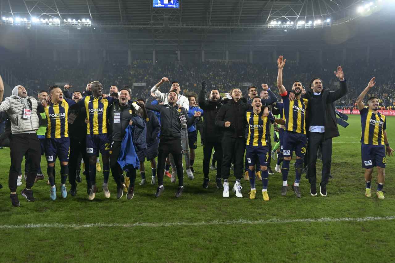 Kartal, Başkent’te dondu kaldı!