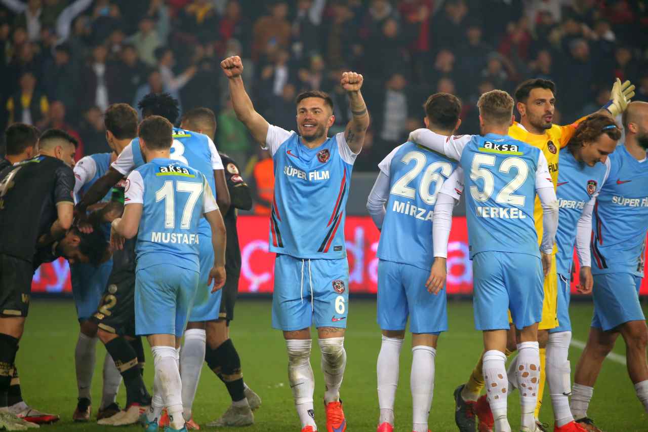 <strong> Penaltılarda rakibine 7-6 üstünlük sağlayan Gaziantep FK çeyrek finale çıktı</strong>