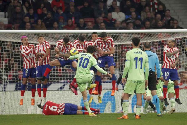 <strong>Enes Ünal’ın gol attığı maçta Getafe ile Atletico Madrid berabere kaldı</strong>