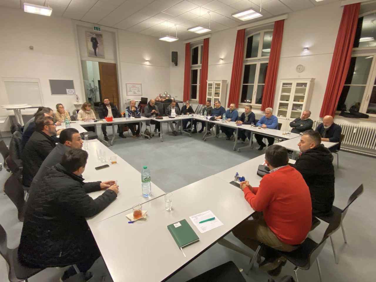 Hamburg’daki birçok dernek Türkiye’deki depremden dolayı Acil Toplantı yaptı.