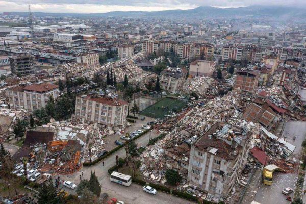 Hedef, depremzedeye 500 bin Euro yardım etmek