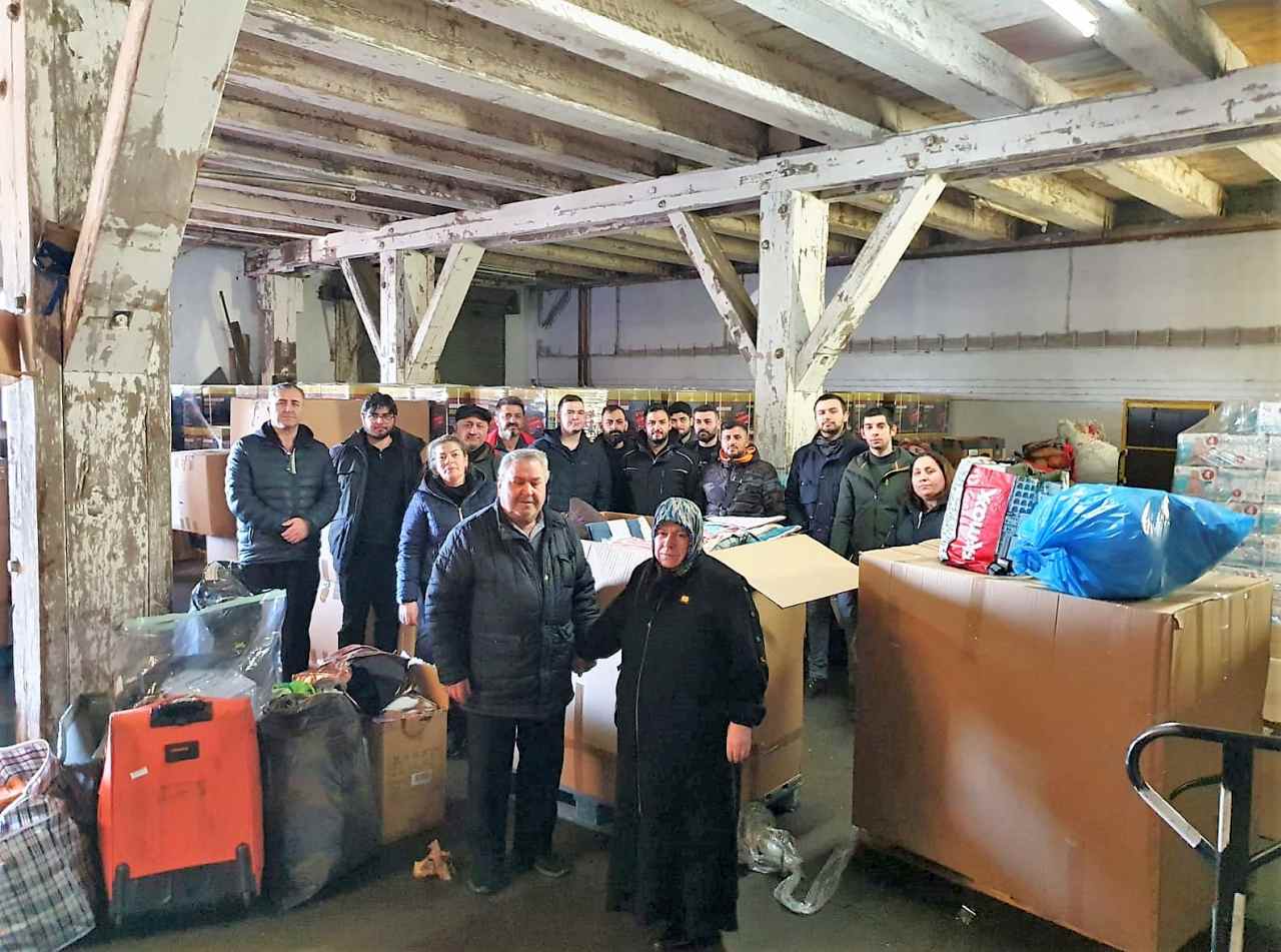 Hamburg ve Çevresinde Yaşayan Vatandaşlar Depremzedeler İçin Seferber Oldular!