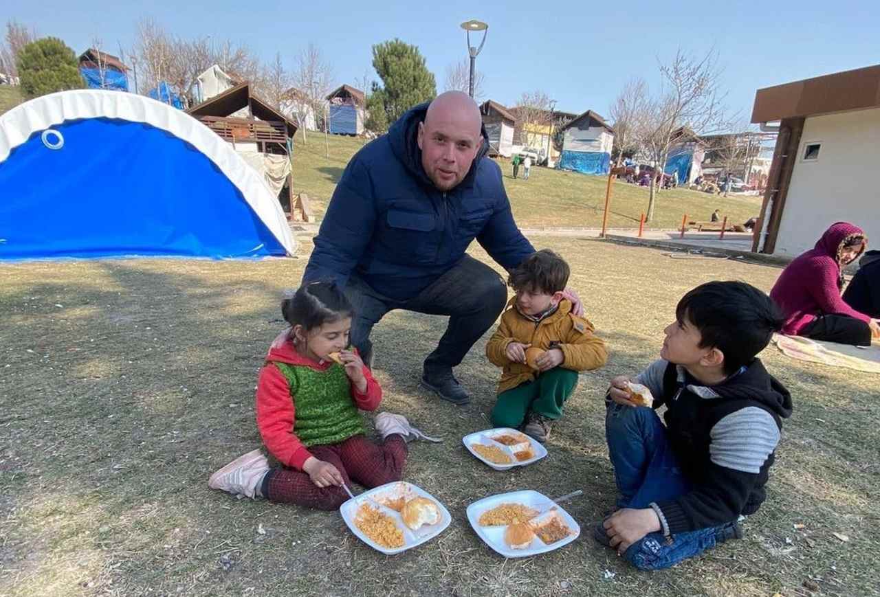 Halis Başbuğ’dan depremzedeler için yardım