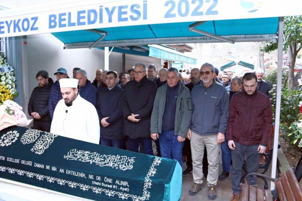 <strong>Eski voleybolcu ve antrenör Muhammet Görken, son yolculuğuna uğurlandı</strong>