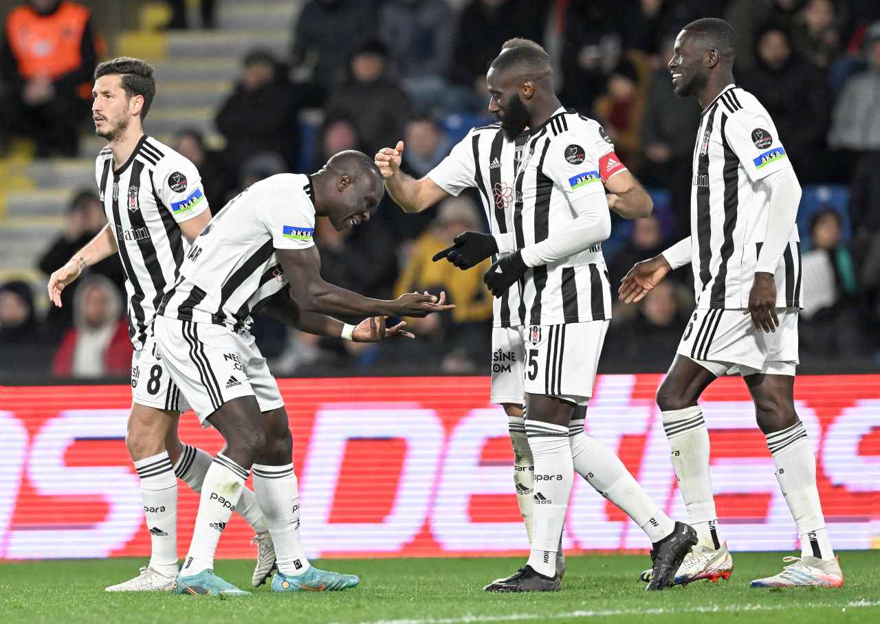 <strong>Beşiktaş deplasmandan 3 puanla döndü</strong>