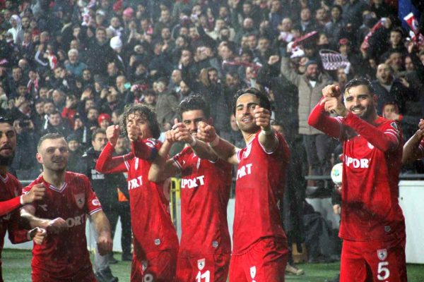 Yeni lider Samsunspor!