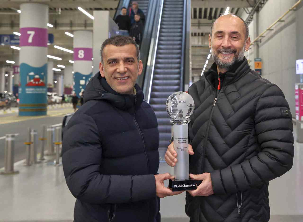 <strong>Dünya şampiyonu bilardocular Semih Saygıner-Tayfun Taşdemir ikilisi yurda döndü</strong>