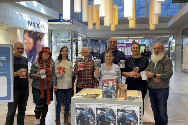 Mehmet Yıldız öncülüğünde depremzedeler için Billstedt Center’den sonra Hamburger Meile’ye stand!