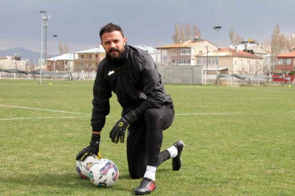 <strong>Vanspor’un kalecisi Haydar Yılmaz: “12 maç gol yememek büyük başarı”</strong>