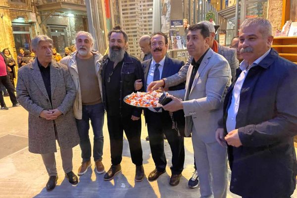 ”Kaf Kaf ” Hamburg’da seyircisiyle buluştu.
