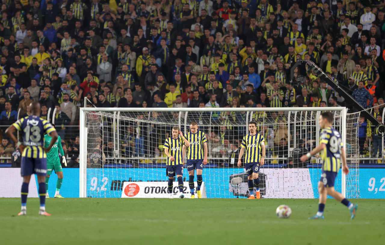 Fenerbahçe’ye zirve yarışında son dakika şoku