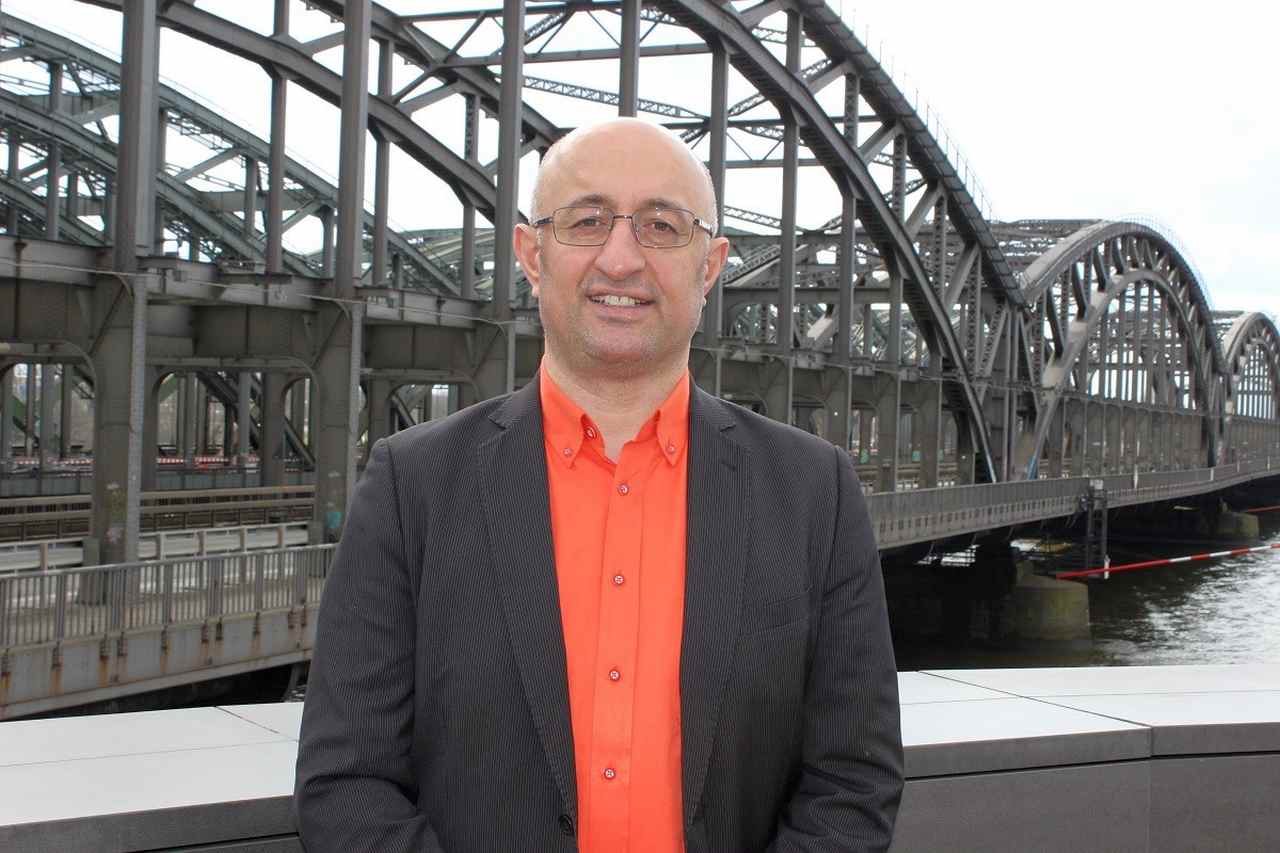 Mehmet Yıldız: “Hamburg’daki sosyal politikalar yetersiz kalıyor. Evsizlere sahip çıkılmalı! “
