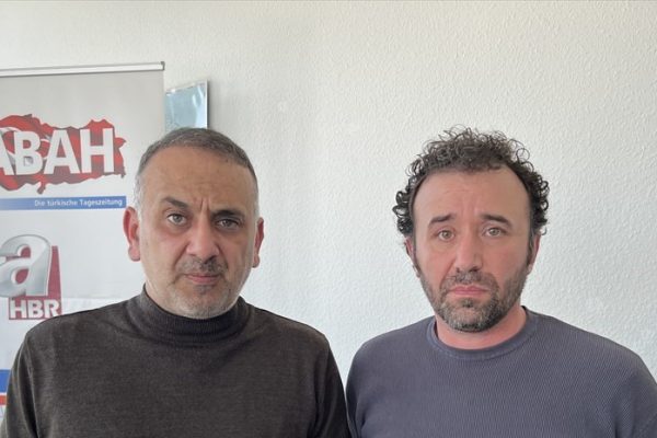  Almanya adına utanç verici. İki gazeteciyi gözaltına aldılar, sonra serbest bıraktılar!