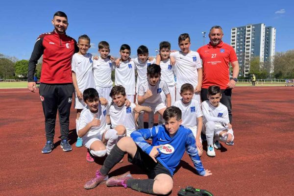 Aziz Nesin İlkokulu yarı finale yükseldi!
