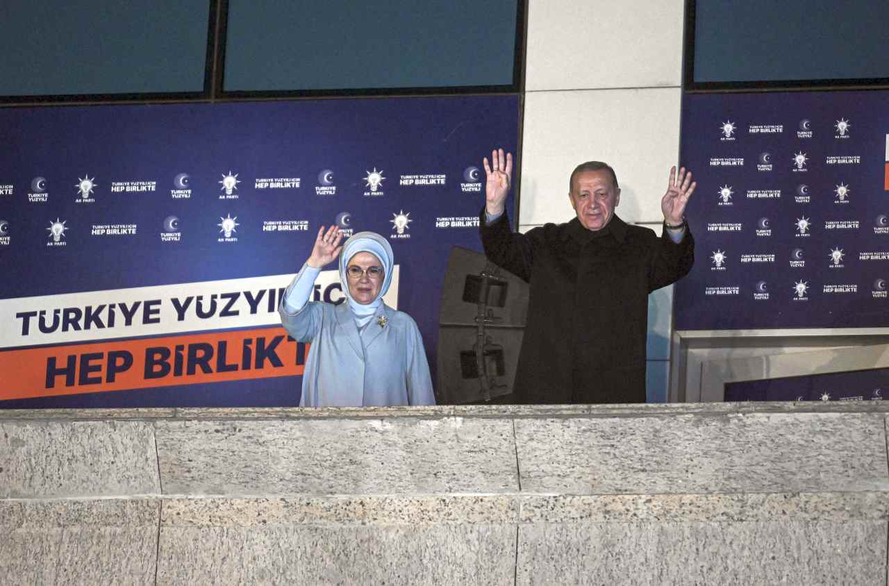 In der Türkei kommt es zur Stichwahl – Erdogan bei Deutsch-Türken vorn