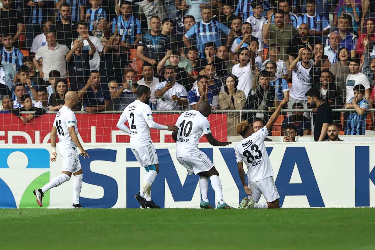 Beşiktaş demiri büktü
