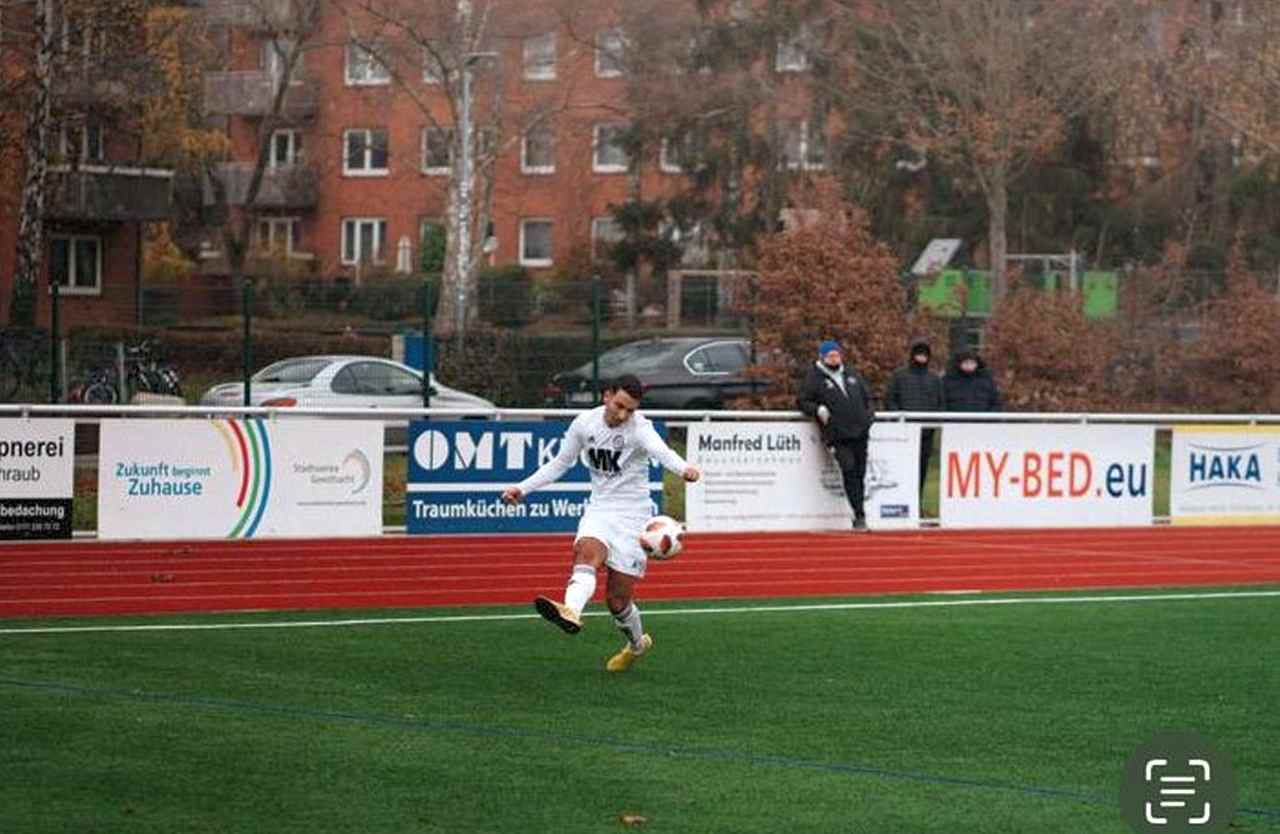 Takımını bir üst lige taşıyarak tarihe geçti