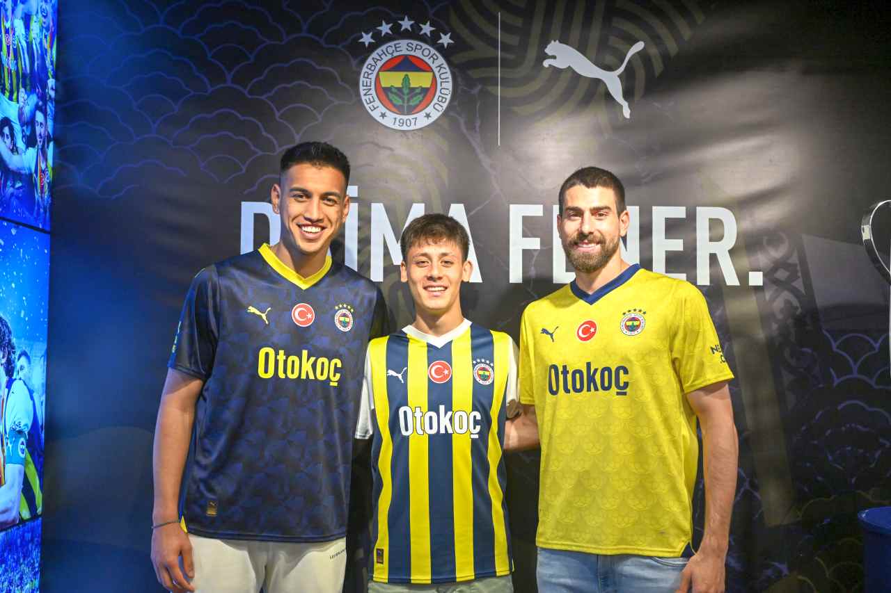 Fenerbahçe Futbol Takımı’nın 2023-2024 sezonda giyeceği formalar tanıtıldı
