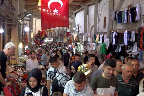 Gaziantep ve çevre illerindeki hayvan pazarlarında arife yoğunluğu yaşanıyor