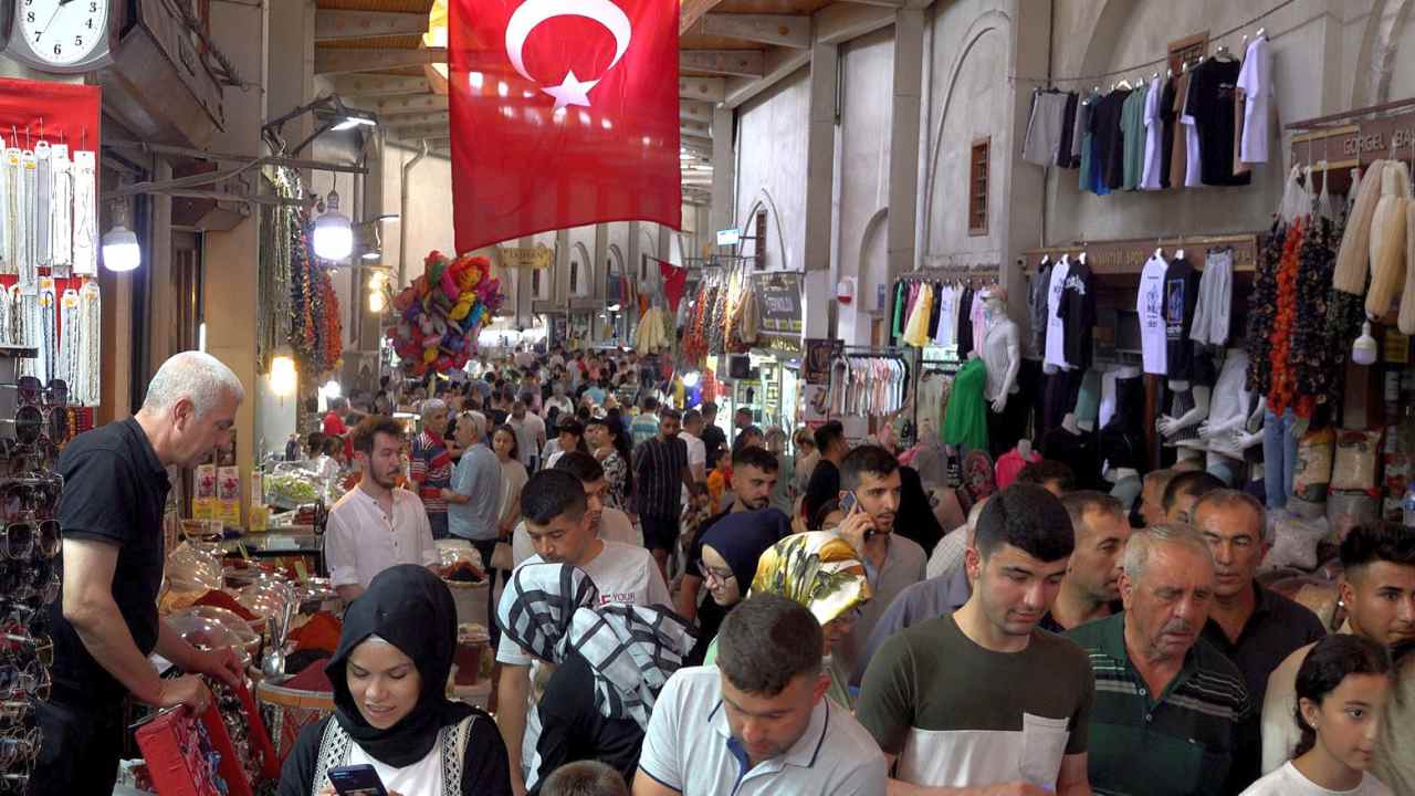 Gaziantep ve çevre illerindeki hayvan pazarlarında arife yoğunluğu yaşanıyor