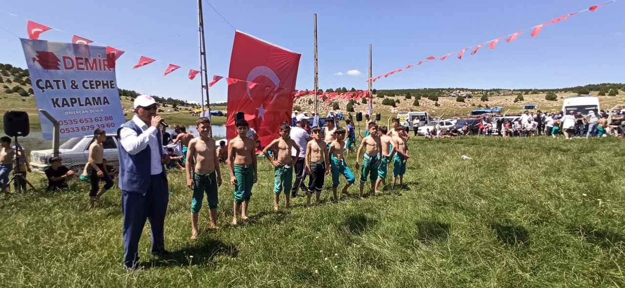 Tokat’ta Geleneksel Çıkrık Köyü 6. Karakucak Güreşleri düzenlendi