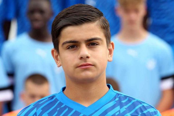 Genç futbolcu Hamza, Curslack’ta