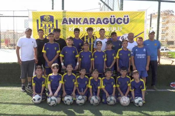Kilisli genç futbolcu memleketinde açtığı spor okulunda yeni yetenekler peşinde