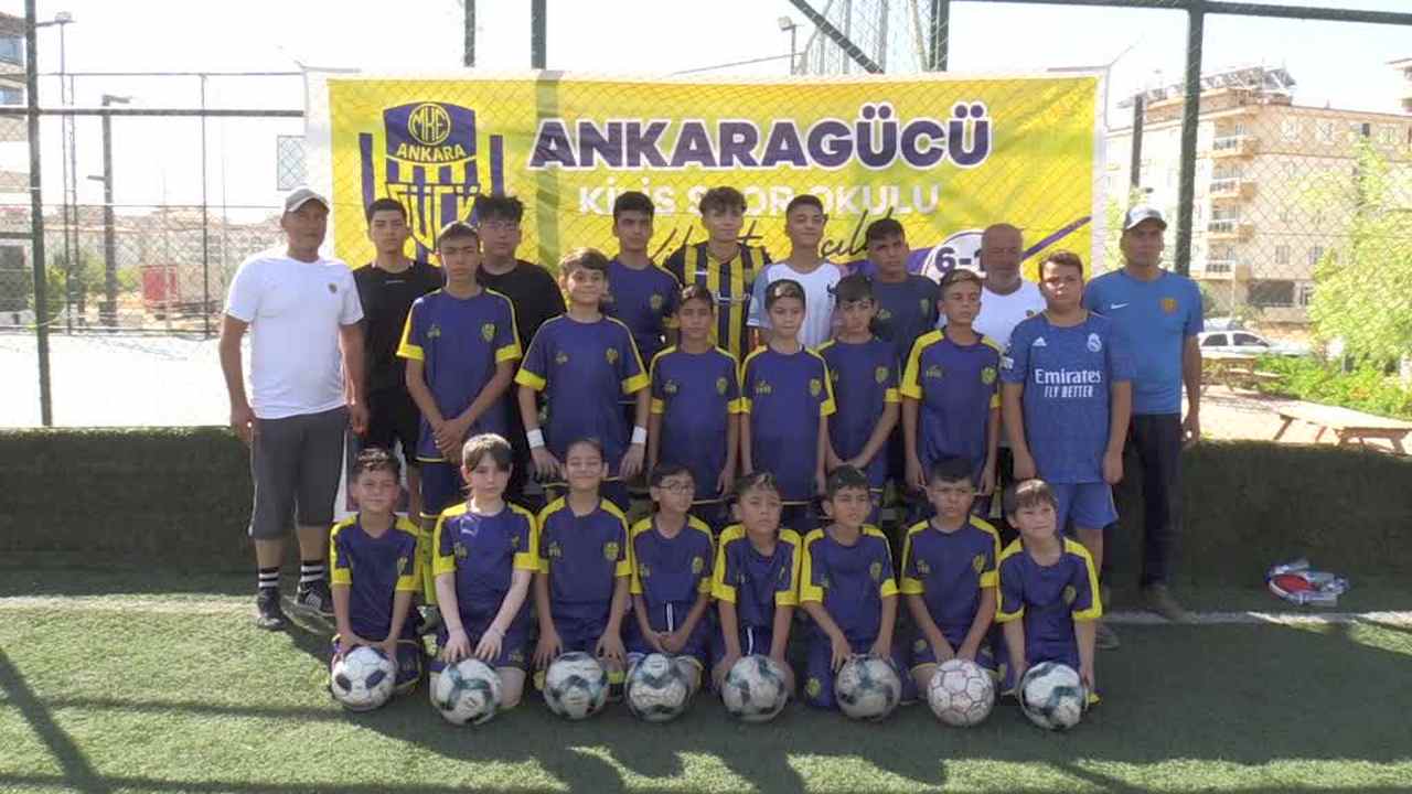 Kilisli genç futbolcu memleketinde açtığı spor okulunda yeni yetenekler peşinde