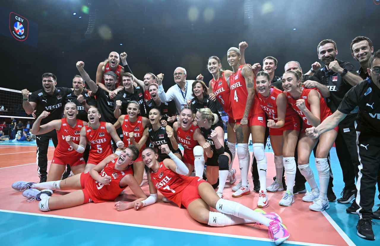 “Filenin Sultanları”nın CEV Avrupa Şampiyonası finalindeki rakibi Sırbistan oldu