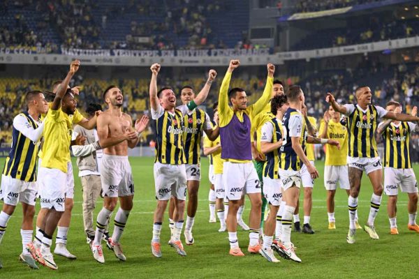 Fenerbahçe galibiyet serisini 13 maça çıkardı