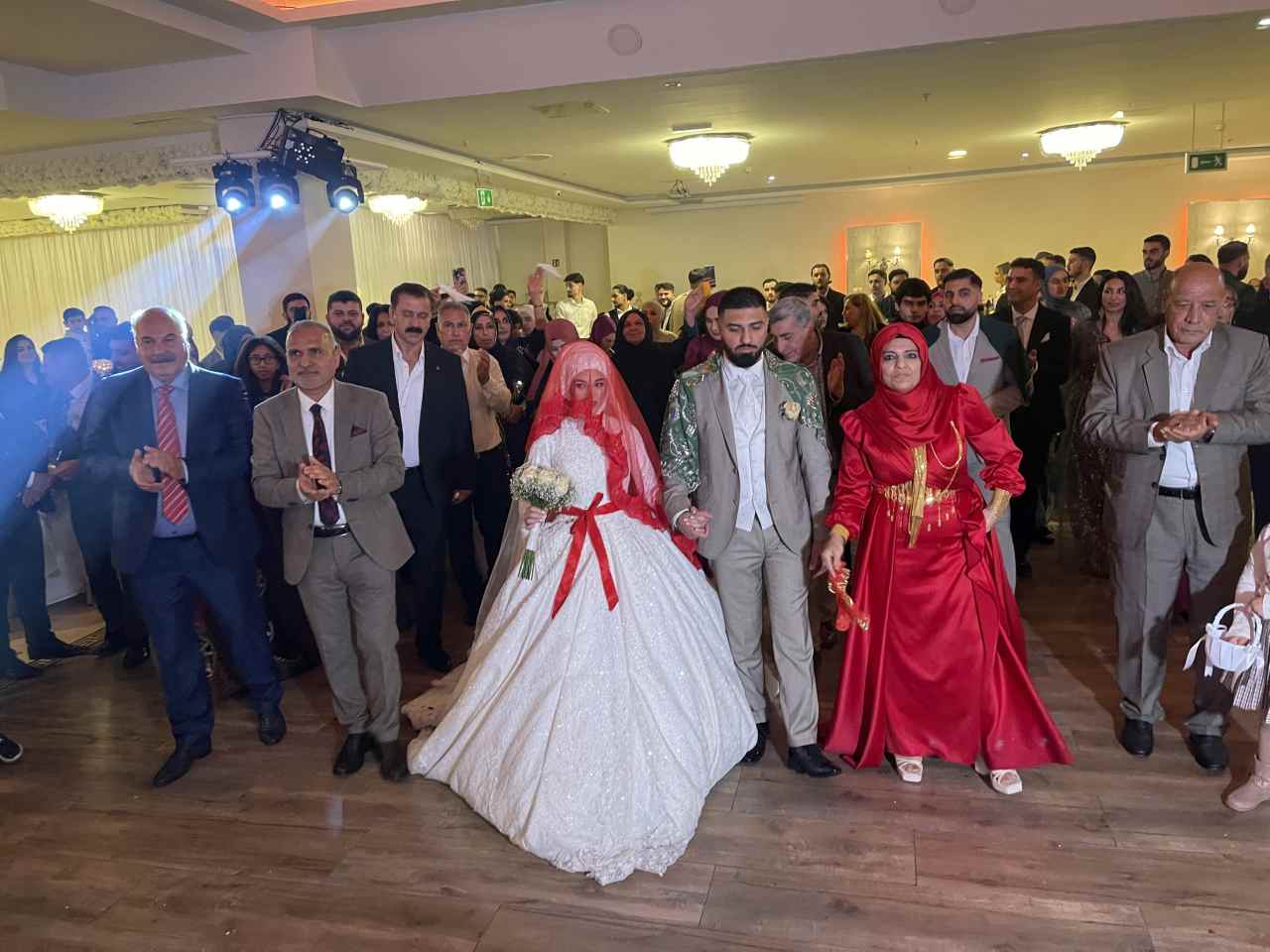 Hamburg”da Muhteşem ‘Urfa’ Düğünü