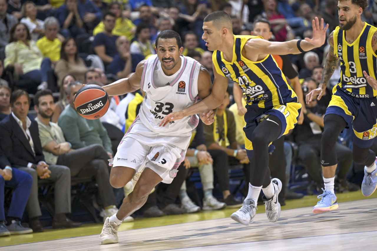 Fenerbahçe geriden gelip farka koştu