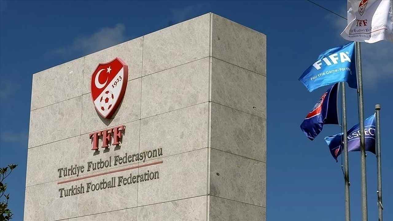 Profesyonel liglerde ertelenen maçların tarihi belli oldu