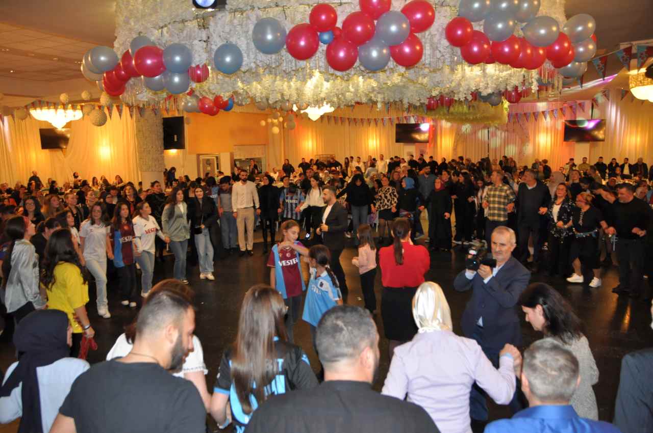 Hamburg Trabzon Derneği’nde unutulmaz gece