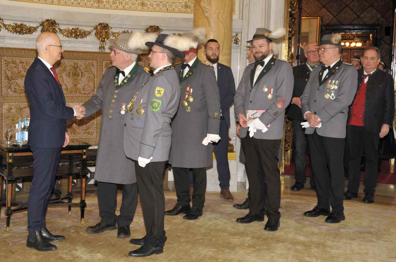 Senato ve Belediye Başkanı Tschentscher tebrikleri kabul etti