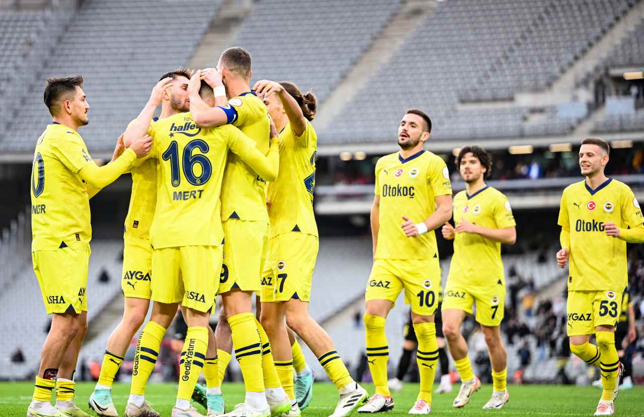 Fenerbahçe, İstanbulspor karşısında farklı kazandı